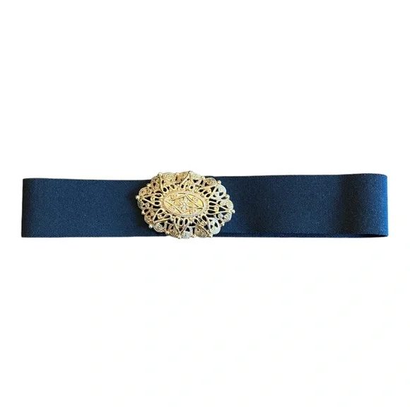Vintage stretch black belt with gold decorative buckle 26” long x 2” wide. GVC - Picture 1 of 4